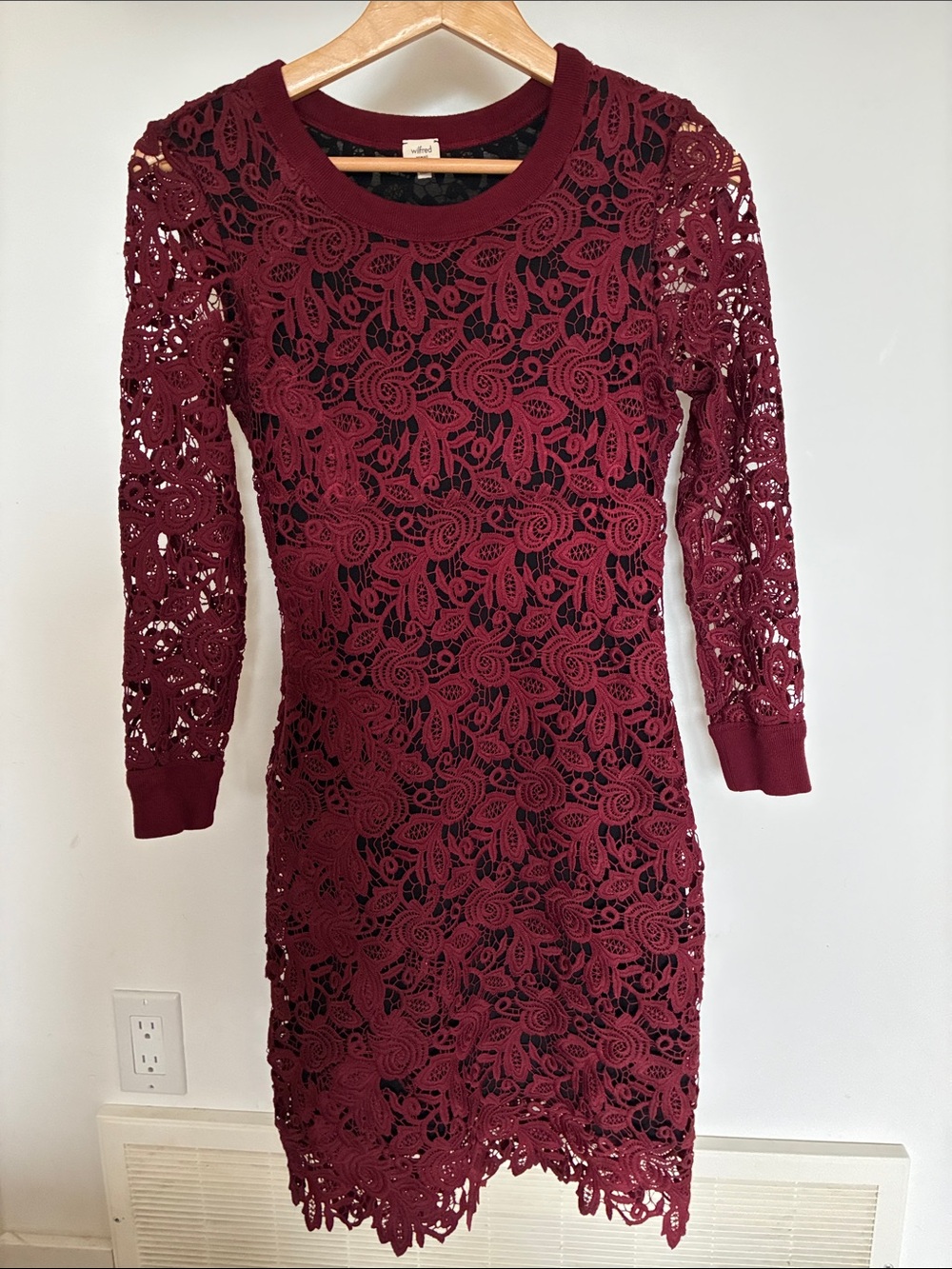 XS Wilfred Lace Dress - perfect for Xmas parties!